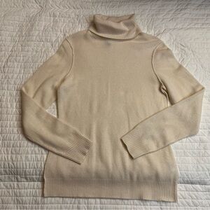 Antonio Melani cream turtleneck 100% cashmere sweater